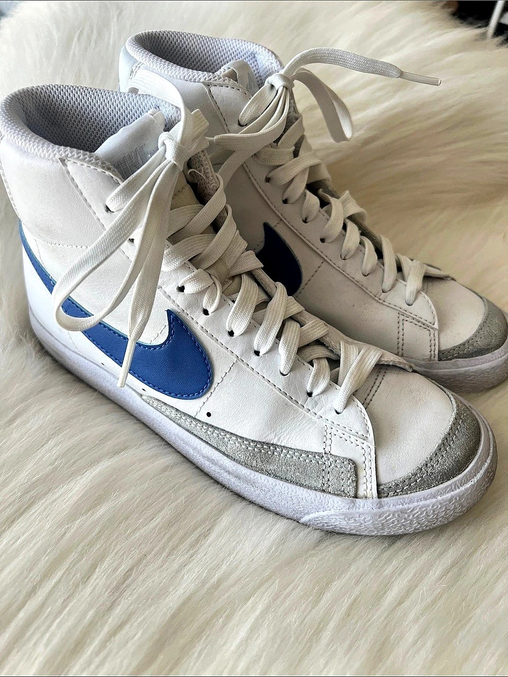 Nike Blazer. Size Youth 4.5